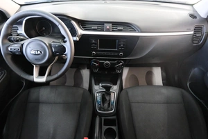 Хетчбэк Kia Rio X 2021 года, 1439000 рублей, Омск