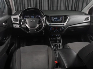 Седан Hyundai Solaris 2017 года, 1359000 рублей, Тюмень