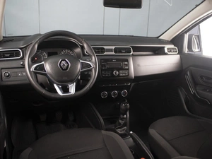 Внедорожник Renault Duster 2021 года, 1600000 рублей, Омск