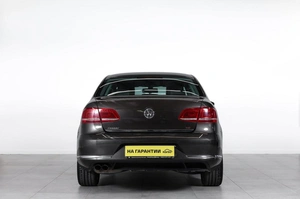 Седан Volkswagen Passat 2011 года, 1099000 рублей, Новосибирск