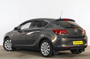 Хетчбэк Opel Astra 2012 года, 949000 рублей, Тюмень
