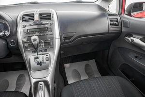 Хетчбэк Toyota Auris 2007 года, 699000 рублей, Барнаул