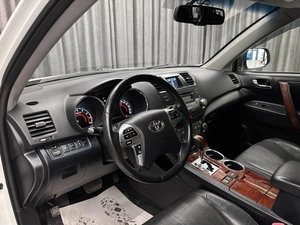 Внедорожник Toyota Highlander 2012 года, 2250000 рублей, Красноярск