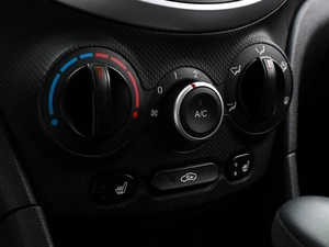 Седан Hyundai Solaris 2013 года, 949000 рублей, Волгоград