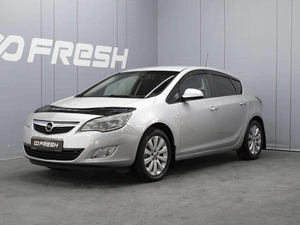 Хетчбэк Opel Astra 2011 года, 640000 рублей, Омск