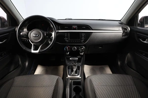 Седан Kia Rio 2018 года, 1589000 рублей, Новосибирск