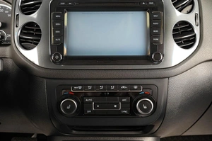 Внедорожник Volkswagen Tiguan 2013 года, 1349000 рублей, Тюмень