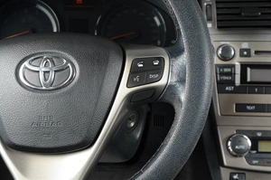 Седан Toyota Avensis 2011 года, 999000 рублей, Тюмень