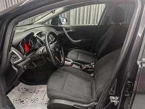 Хетчбэк Opel Astra 2011 года, 650000 рублей, Красноярск