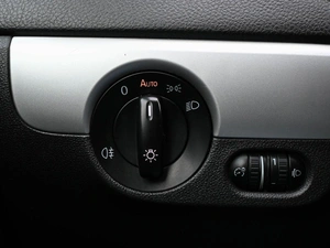 Седан Volkswagen Jetta 2011 года, 899000 рублей, Волгоград