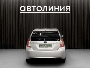 Лифтбек Toyota Prius 2015 года, 1420000 рублей, Красноярск