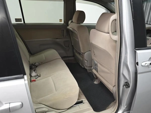 Минивэн Toyota Isis 2011 года, 999000 рублей, Ставрополь