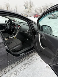 Хетчбэк Opel Astra 2011 года, 715000 рублей, Красноярск