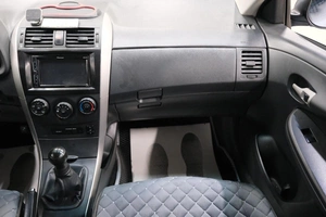 Седан Toyota Corolla 2008 года, 869000 рублей, Омск