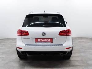 Внедорожник Volkswagen Touareg 2012 года, 2120000 рублей, Красноярск