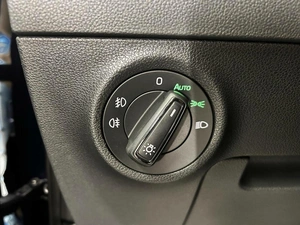 Внедорожник Skoda Karoq 2021 года, 2125000 рублей, Красноярск