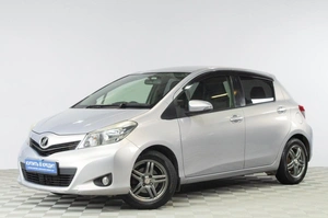 Хетчбэк Toyota Vitz 2013 года, 799000 рублей, Челябинск