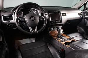 Внедорожник Volkswagen Touareg 2012 года, 2139000 рублей, Сургут