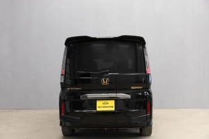 Минивэн Honda Stepwgn Spada 2015 года, 1659000 рублей, Новосибирск