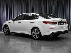 Седан Kia Optima 2018 года, 1999000 рублей, Тюмень