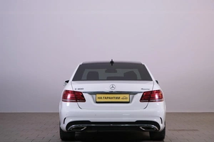 Седан Mercedes-benz E-класс 2013 года, 2439000 рублей, Омск