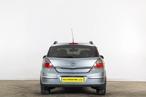 Хетчбэк Opel Astra 2011 года, 569000 рублей, Тюмень