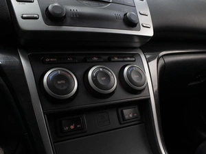 Лифтбек Mazda 6 2008 года, 900000 рублей, Омск