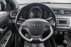 Хетчбэк Kia Rio 2017 года, 989000 рублей, Барнаул