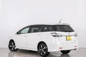 Минивэн Toyota Wish 2016 года, 1749000 рублей, Красноярск