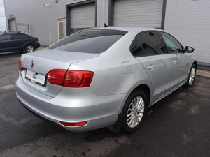 Седан Volkswagen Jetta 2013 года, 1090000 рублей, Железногорск