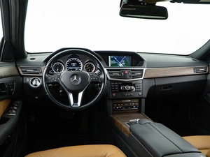 Седан Mercedes-benz E-класс 2012 года, 1727077 рублей, Москва