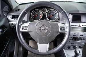 Универсал Opel Astra 2010 года, 649000 рублей, Пермь