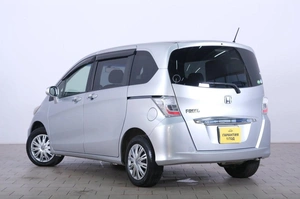 Минивэн Honda Freed 2012 года, 1149000 рублей, Омск