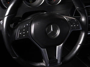 Седан Mercedes-benz C-класс 2012 года, 1885000 рублей, Красный Пахарь