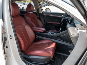 Седан Kia K5 2023 года, 3000000 рублей, Краснодар