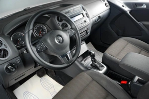 Внедорожник Volkswagen Tiguan 2012 года, 1749000 рублей, Тюмень