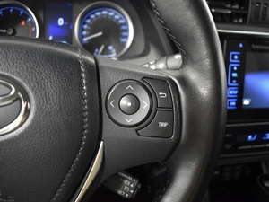 Седан Toyota Corolla 2017 года, 1647300 рублей, Казань