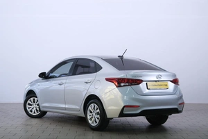 Седан Hyundai Solaris 2017 года, 1299000 рублей, Омск
