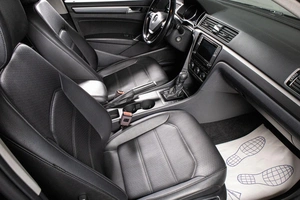 Седан Volkswagen Passat 2018 года, 2129000 рублей, Сургут