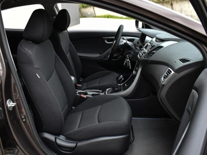 Седан Hyundai Elantra 2015 года, 1230000 рублей, Краснодар