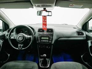 Седан Volkswagen Polo 2011 года, 650000 рублей, Красноярск