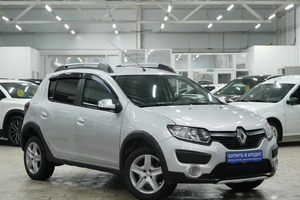 Хетчбэк Renault Sandero Stepway 2017 года, 1039000 рублей, Омск