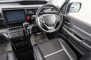 Минивэн Honda Stepwgn Spada 2016 года, 1999000 рублей, Красноярск