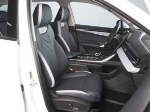 Внедорожник Geely Atlas 2025 года, 3970000 рублей, Красный Пахарь