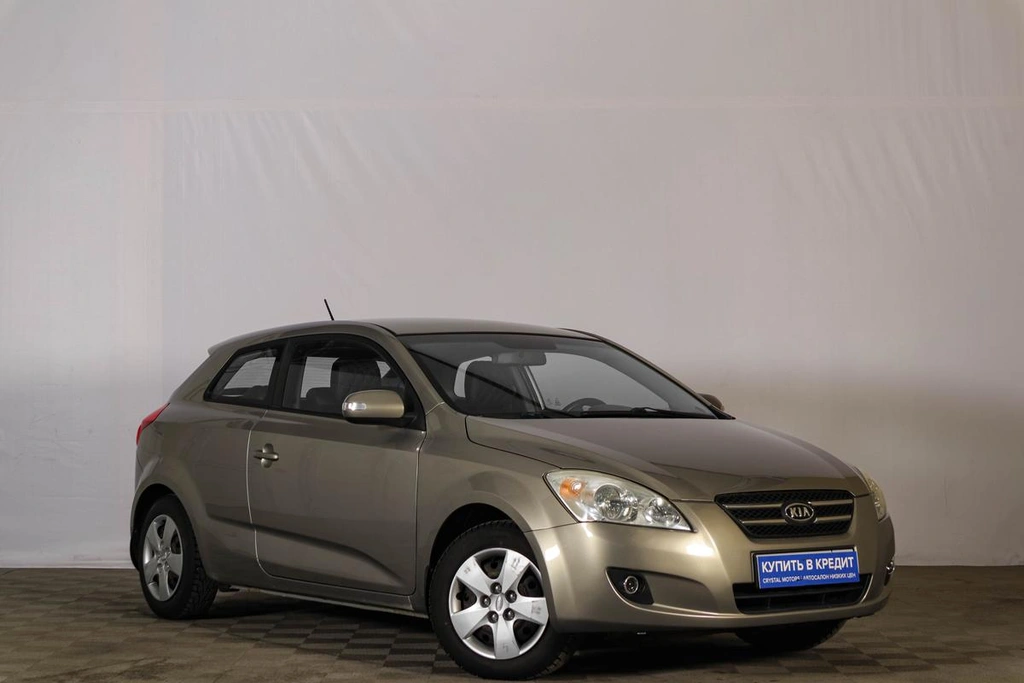 Хетчбэк Kia Ceed 2010 года, 929000 рублей, Тюмень