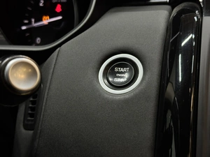 Внедорожник Land Rover Discovery 2017 года, 3647000 рублей, Красноярск