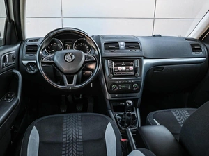 Внедорожник Skoda Yeti 2015 года, 1014000 рублей, Кирилловка