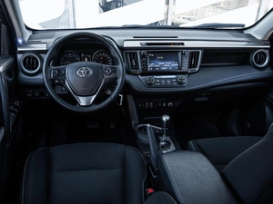 Внедорожник Toyota RAV4 2017 года, 1997000 рублей, Ставрополь