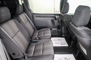 Минивэн Toyota Voxy 2018 года, 1899000 рублей, Красноярск