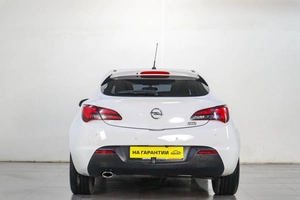 Хетчбэк Opel Astra GTC 2013 года, 1129000 рублей, Челябинск